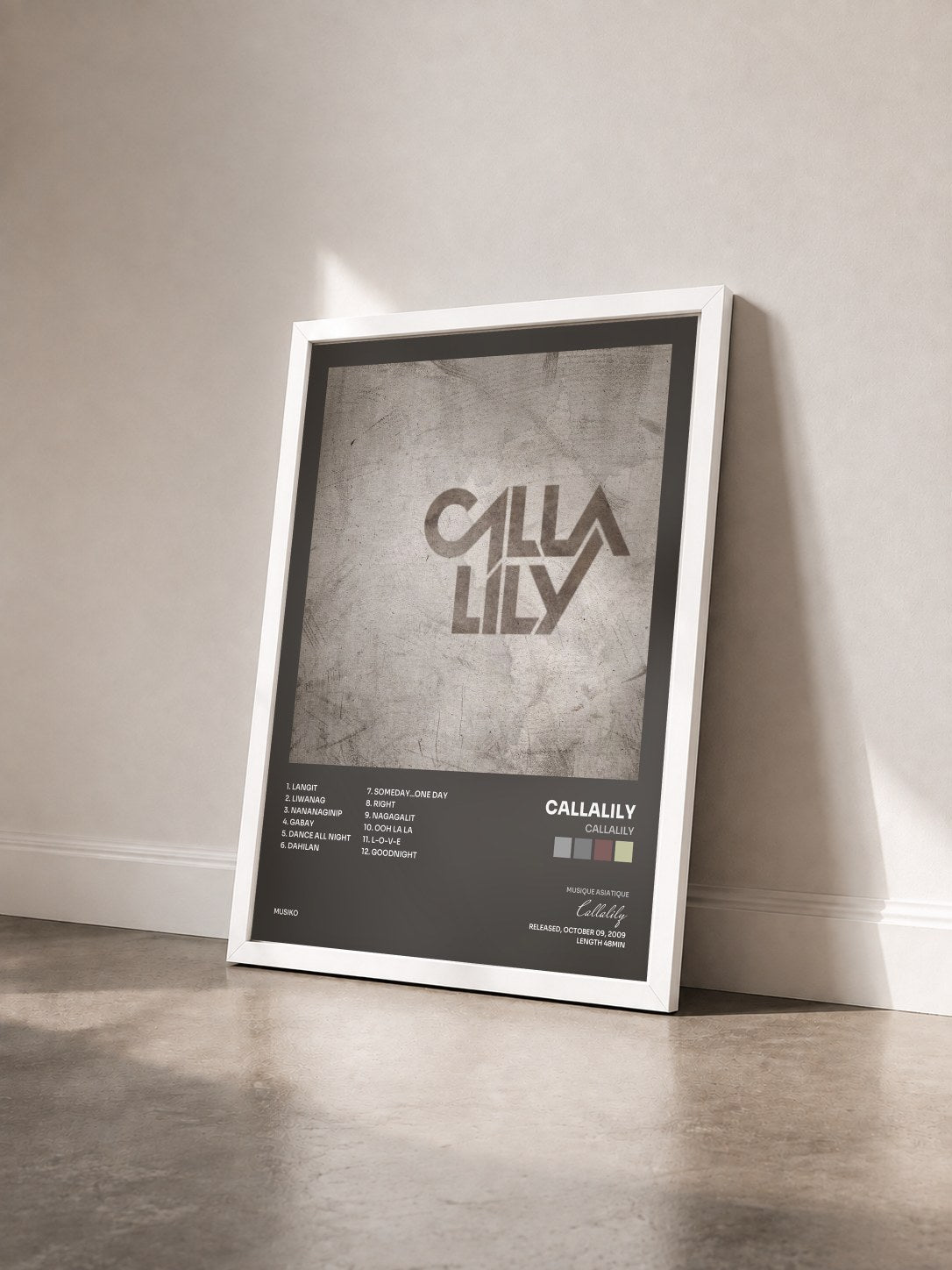 #blanc Tableau de l'album Callalily de Callalily vu de trois quarts, cadre blanc