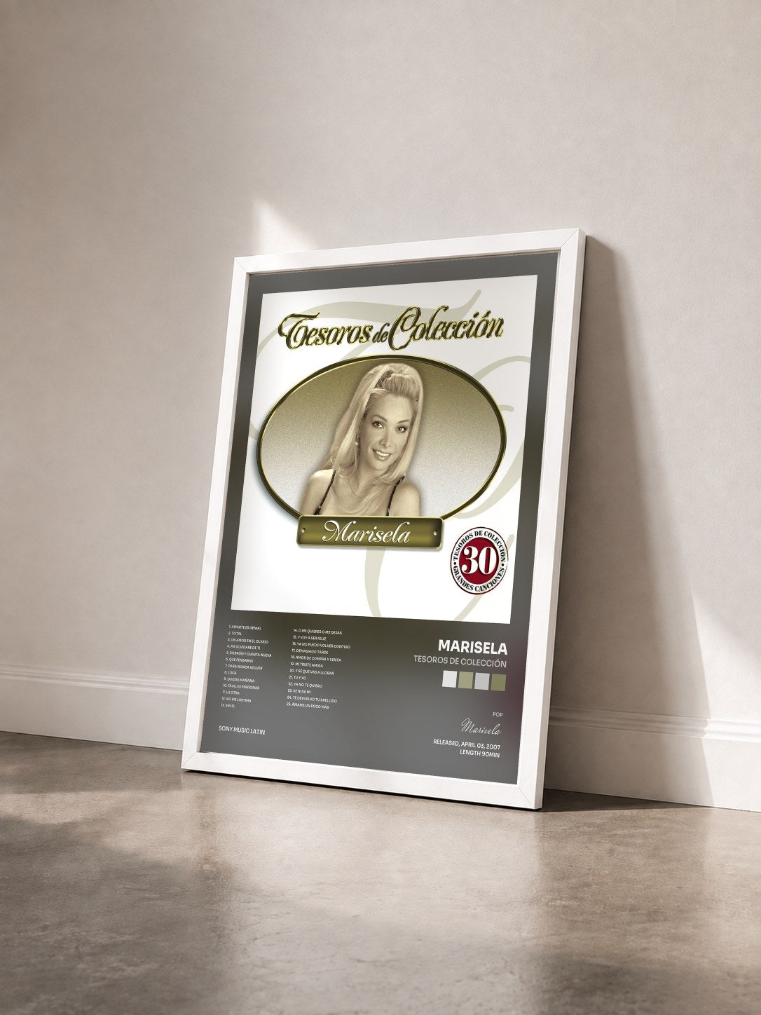 #blanc Tableau de l'album Tesoros de Colección de Marisela vu de trois quarts, cadre blanc