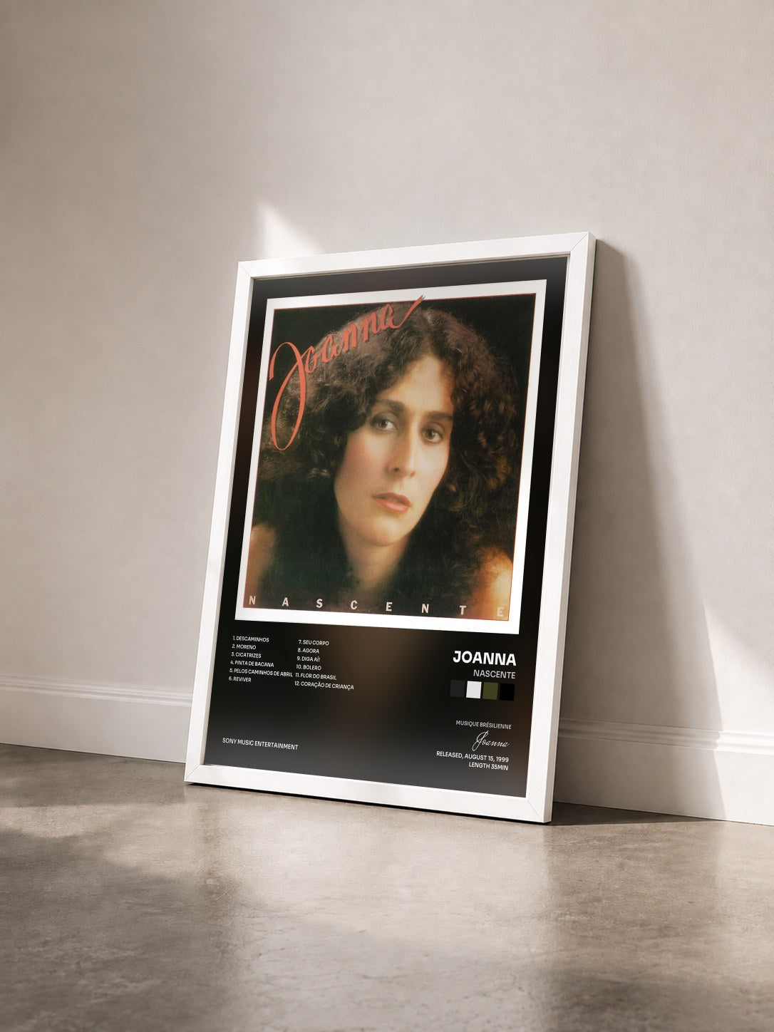#blanc Tableau de l'album Nascente de Joanna vu de trois quarts, cadre blanc
