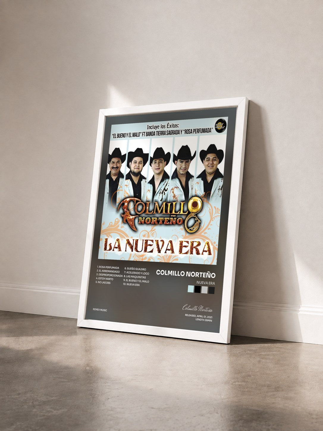 #blanc Tableau de l'album Nueva Era de Colmillo Norteño vu de trois quarts, cadre blanc