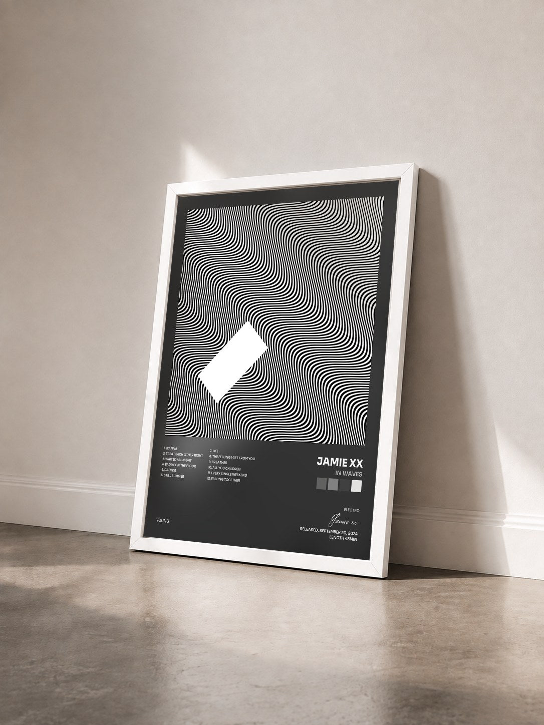 #blanc Tableau de l'album In Waves de Jamie xx vu de trois quarts, cadre blanc