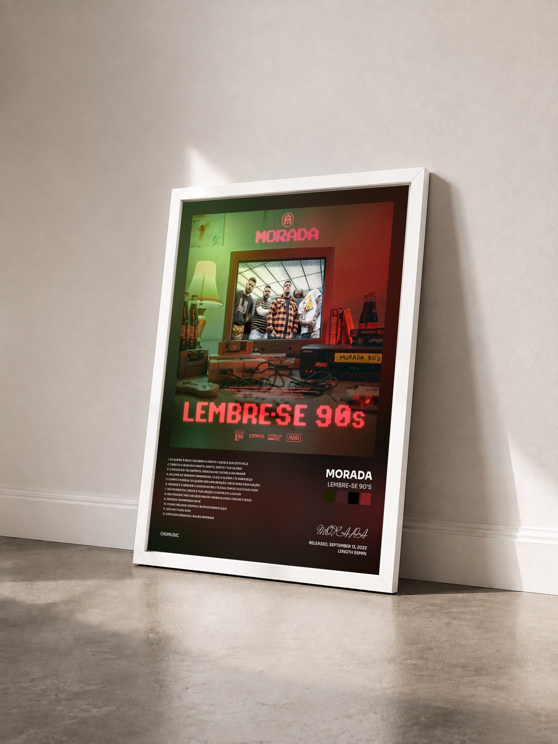 #blanc Tableau de l'album Lembre-se 90's de MORADA vu de trois quarts, cadre blanc