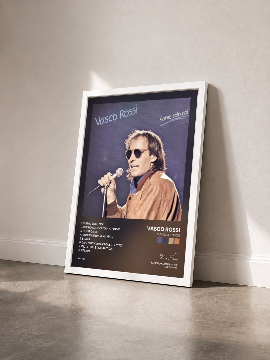 #blanc Tableau de l'album Siamo Solo Noi de Vasco Rossi vu de trois quarts, cadre blanc