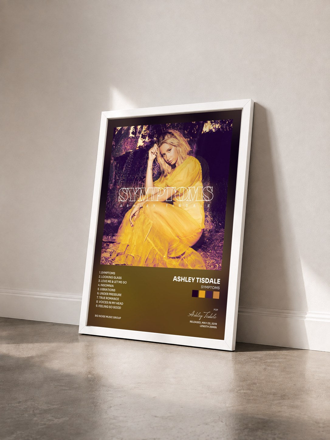 #blanc Tableau de l'album Symptoms de Ashley Tisdale vu de trois quarts, cadre blanc