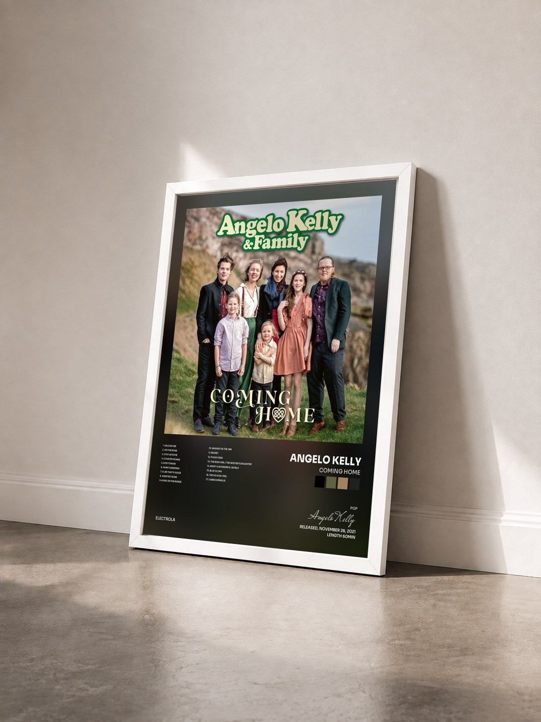 #blanc Tableau de l'album Coming Home de Angelo Kelly vu de trois quarts, cadre blanc