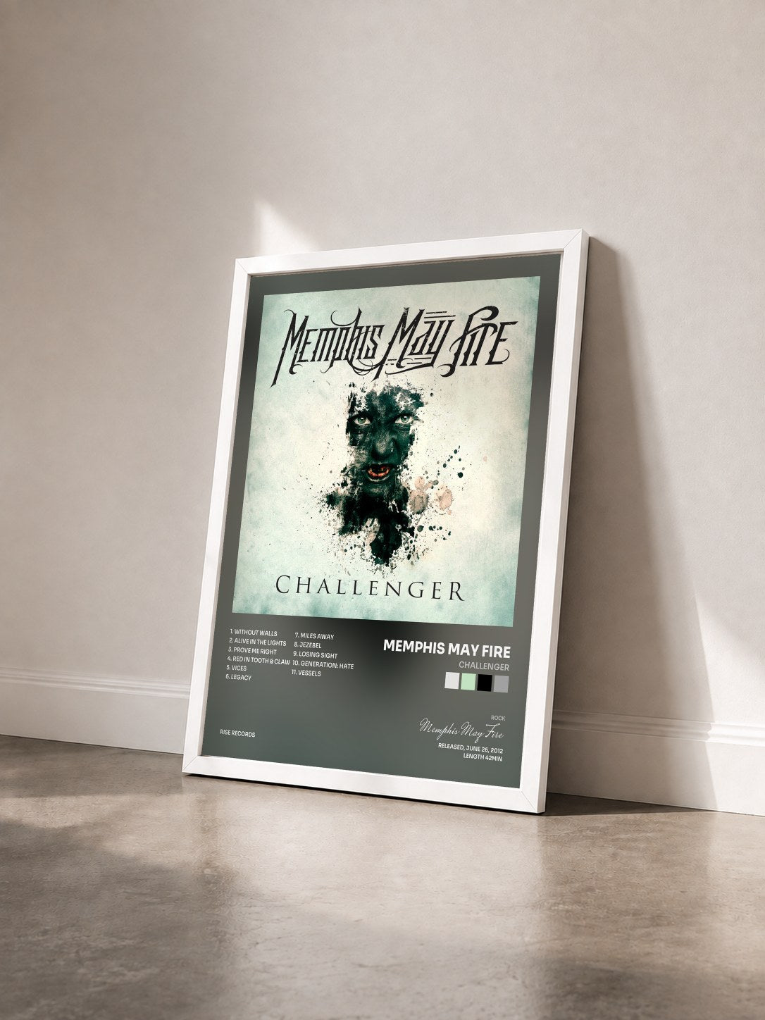#blanc Tableau de l'album Challenger de Memphis May Fire vu de trois quarts, cadre blanc