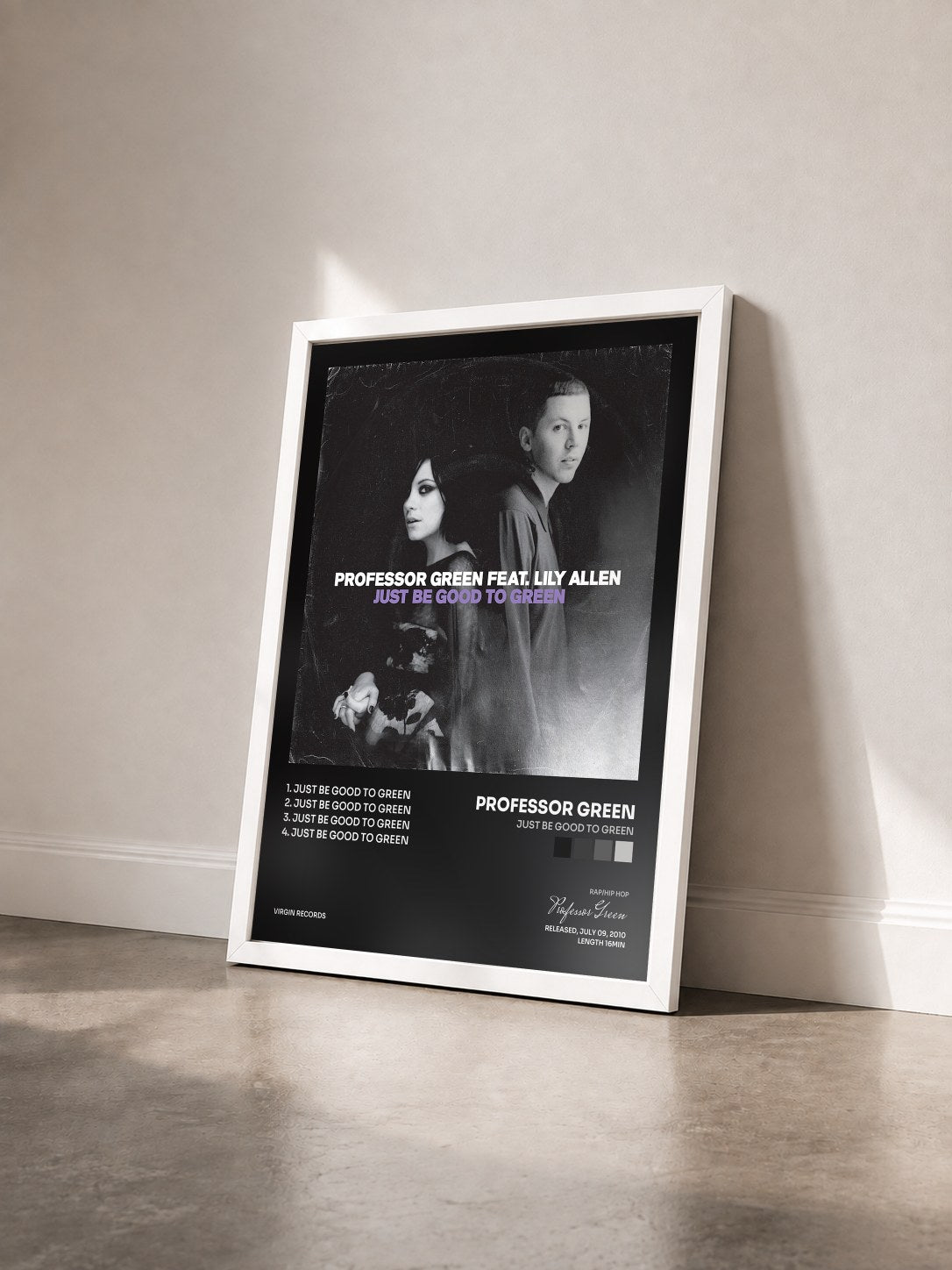#blanc Tableau de l'album Just Be Good To Green de Professor Green vu de trois quarts, cadre blanc