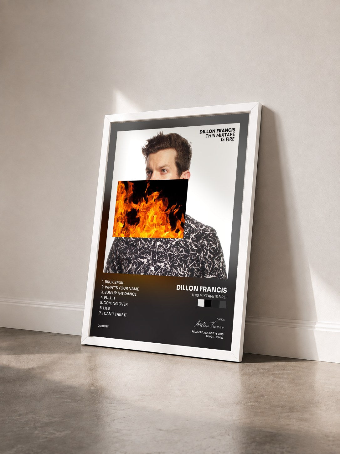 #blanc Tableau de l'album This Mixtape is Fire. de Dillon Francis vu de trois quarts, cadre blanc