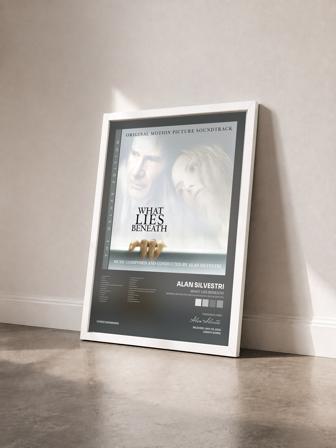 #blanc Tableau de l'album What Lies Beneath (Original Motion Picture Soundtrack / Deluxe Edition) de Alan Silvestri vu de trois quarts, cadre blanc