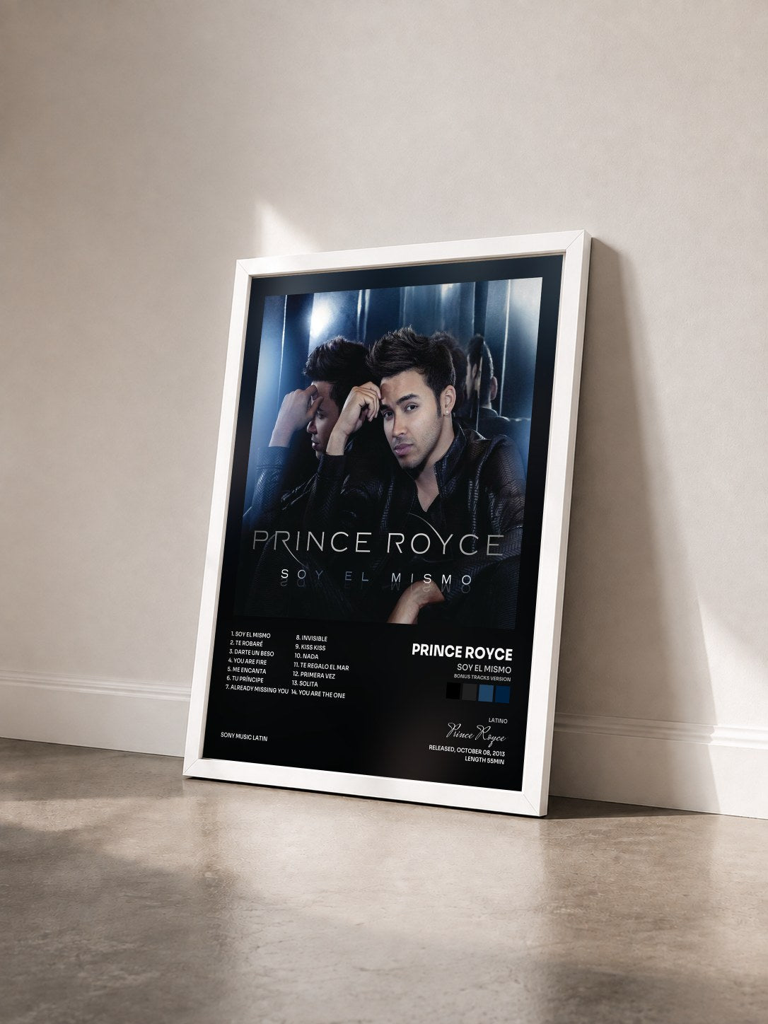 #blanc Tableau de l'album Soy el Mismo (Bonus Tracks Version) de Prince Royce vu de trois quarts, cadre blanc