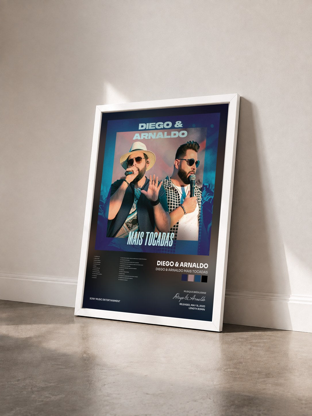 #blanc Tableau de l'album Diego & Arnaldo Mais Tocadas de Diego & Arnaldo vu de trois quarts, cadre blanc