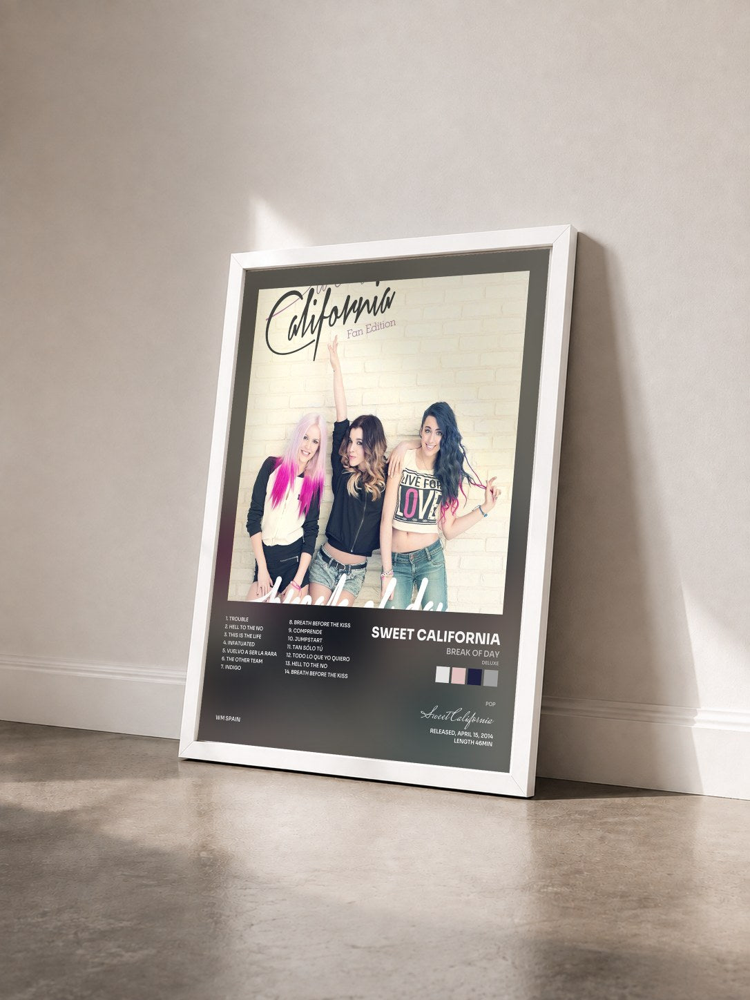 #blanc Tableau de l'album Break of Day (Deluxe) de Sweet California vu de trois quarts, cadre blanc