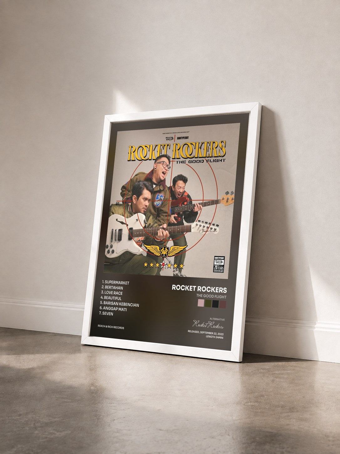 #blanc Tableau de l'album The Good Flight de Rocket Rockers vu de trois quarts, cadre blanc