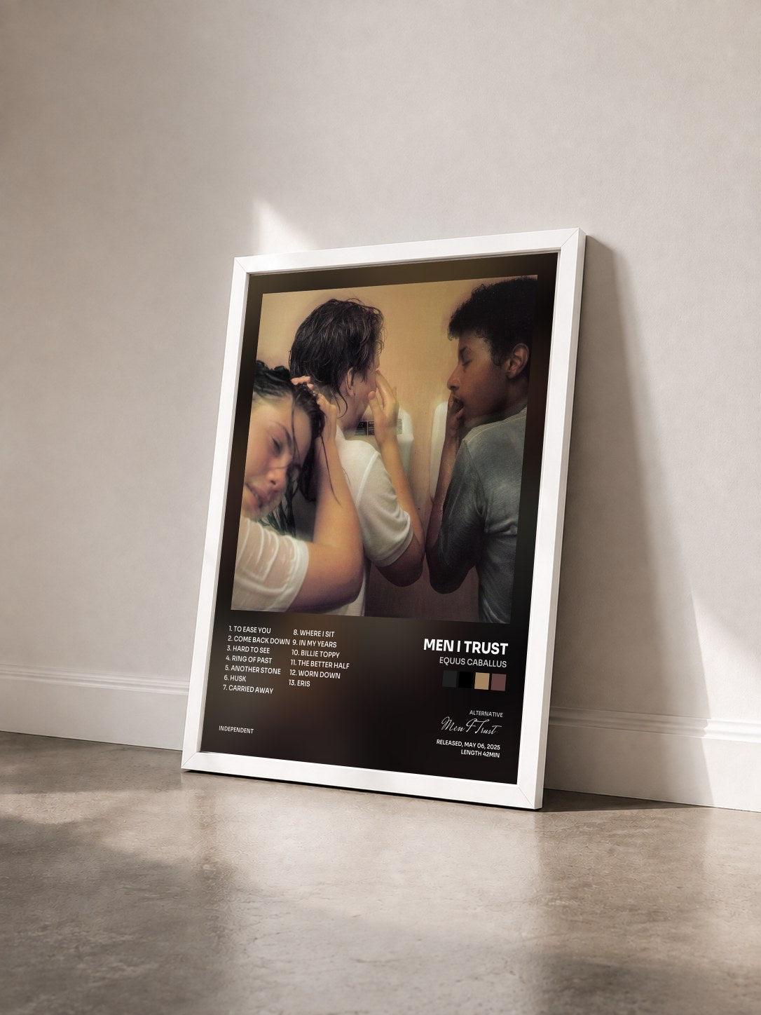#blanc Tableau de l'album Equus Caballus de Men I Trust vu de trois quarts, cadre blanc