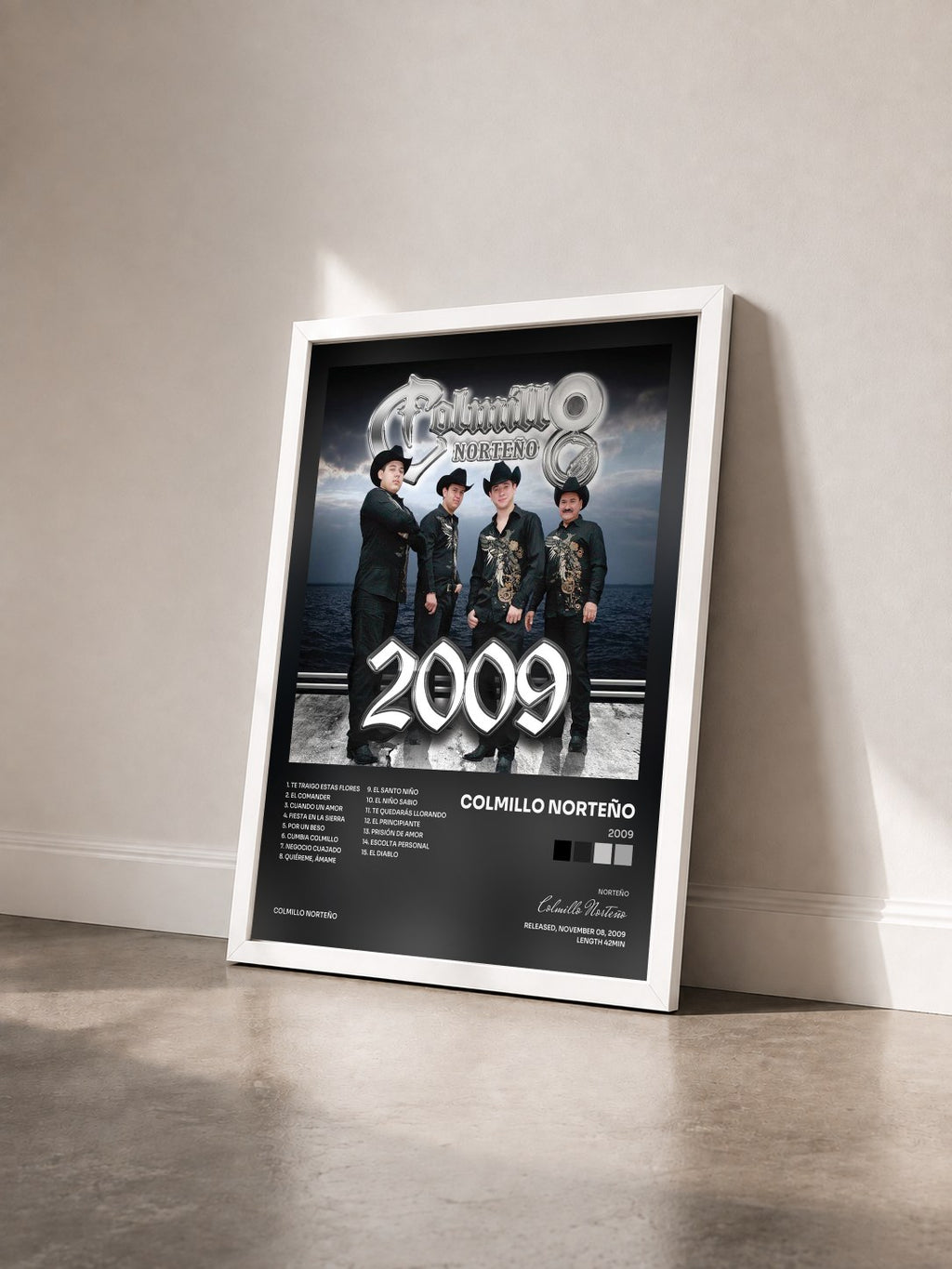 #blanc Tableau de l'album 2009 de Colmillo Norteño vu de trois quarts, cadre blanc
