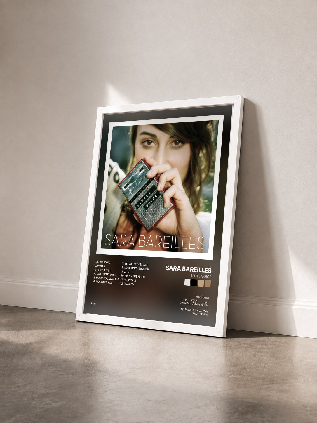 #blanc Tableau de l'album Little Voice de Sara Bareilles vu de trois quarts, cadre blanc