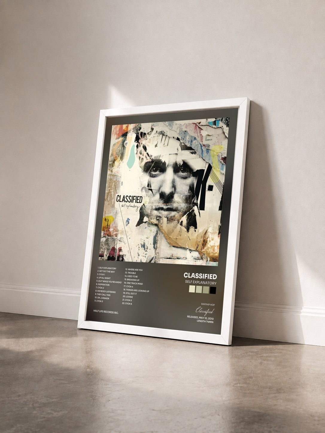 #blanc Tableau de l'album Self Explanatory de Classified vu de trois quarts, cadre blanc
