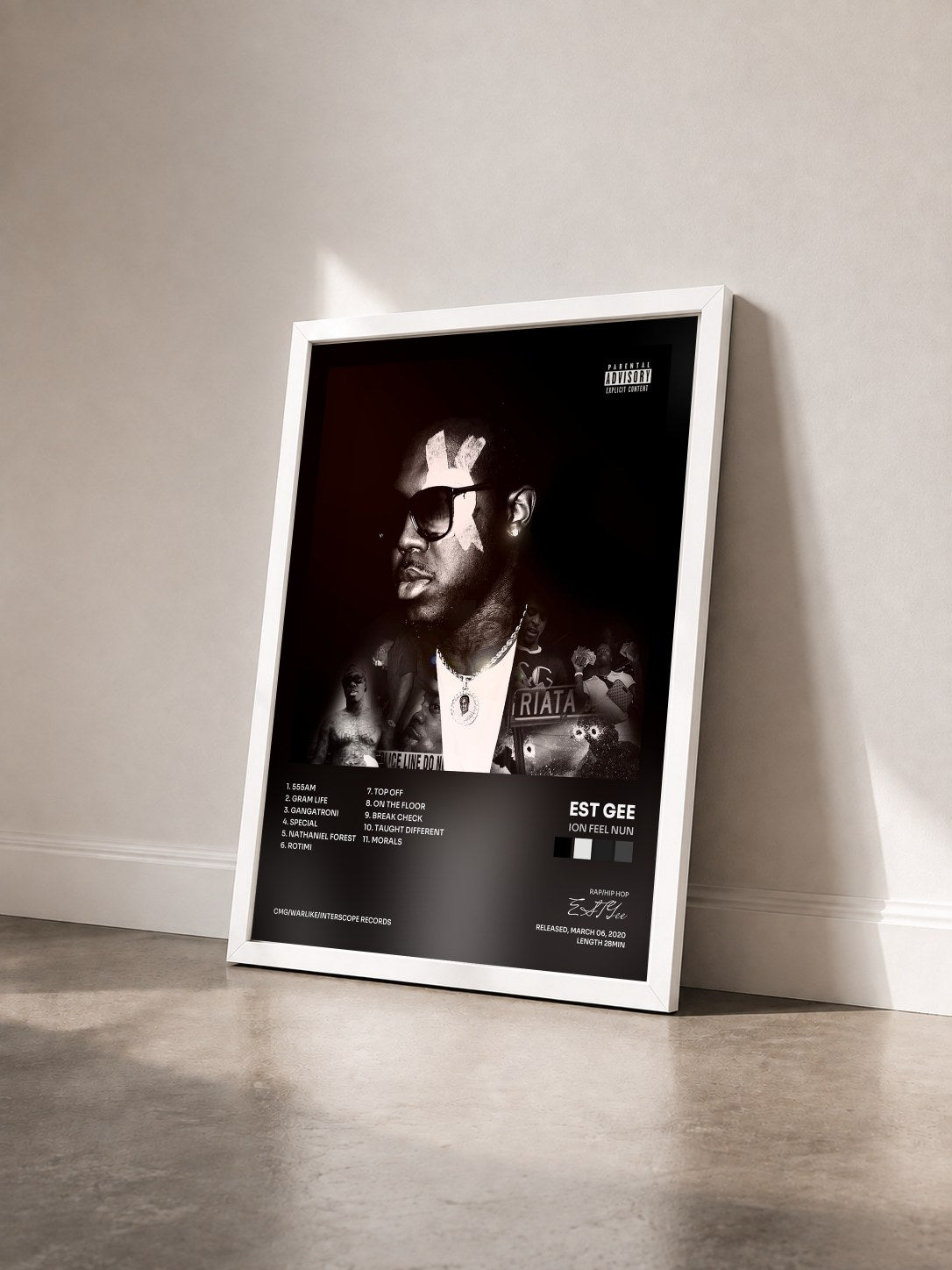 #blanc Tableau de l'album Ion Feel Nun de EST Gee vu de trois quarts, cadre blanc
