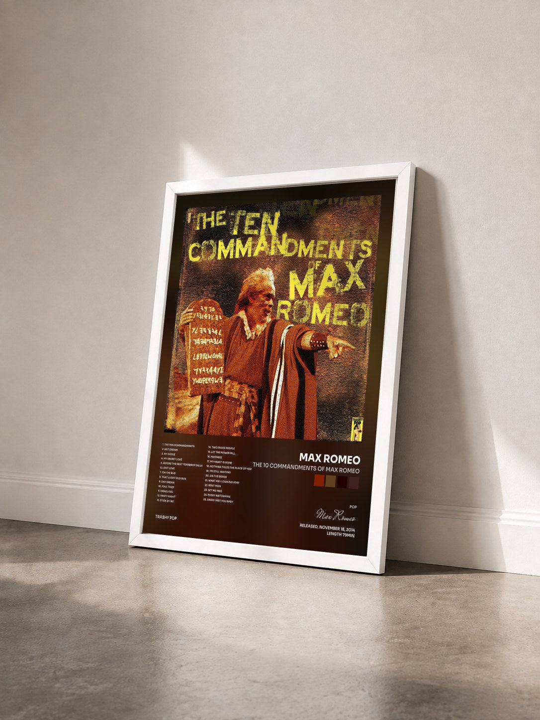 #blanc Tableau de l'album The 10 Commandments of Max Romeo de Max Romeo vu de trois quarts, cadre blanc