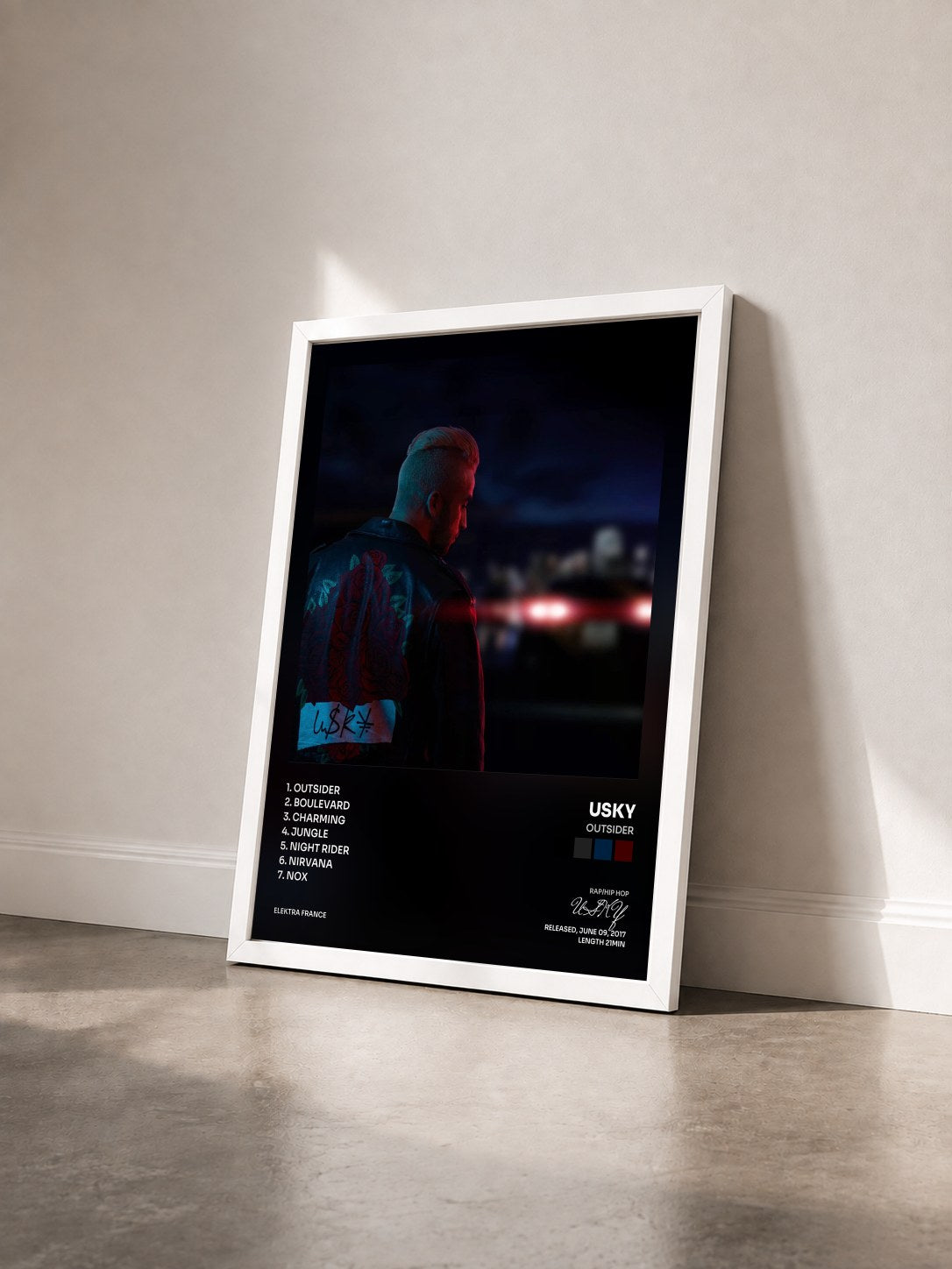 #blanc Tableau de l'album Outsider de USKY vu de trois quarts, cadre blanc