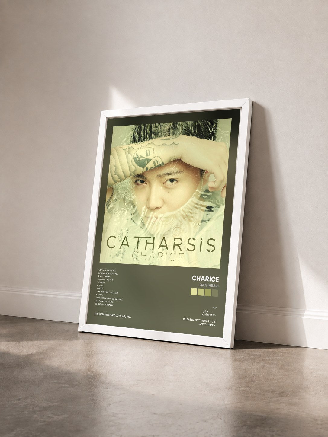 #blanc Tableau de l'album Catharsis de Charice vu de trois quarts, cadre blanc