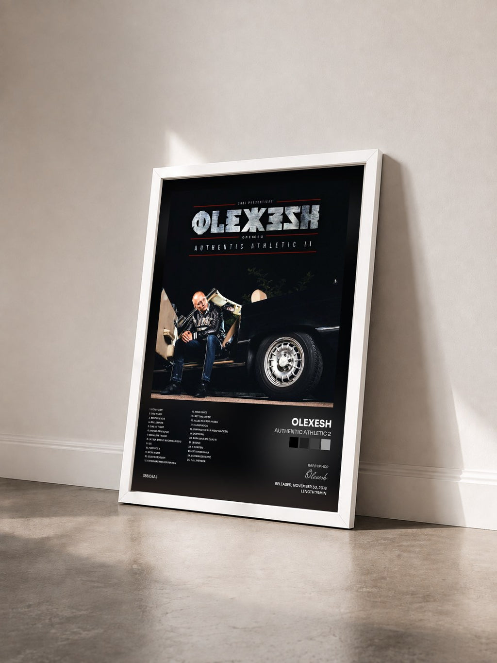 #blanc Tableau de l'album Authentic Athletic 2 de Olexesh vu de trois quarts, cadre blanc