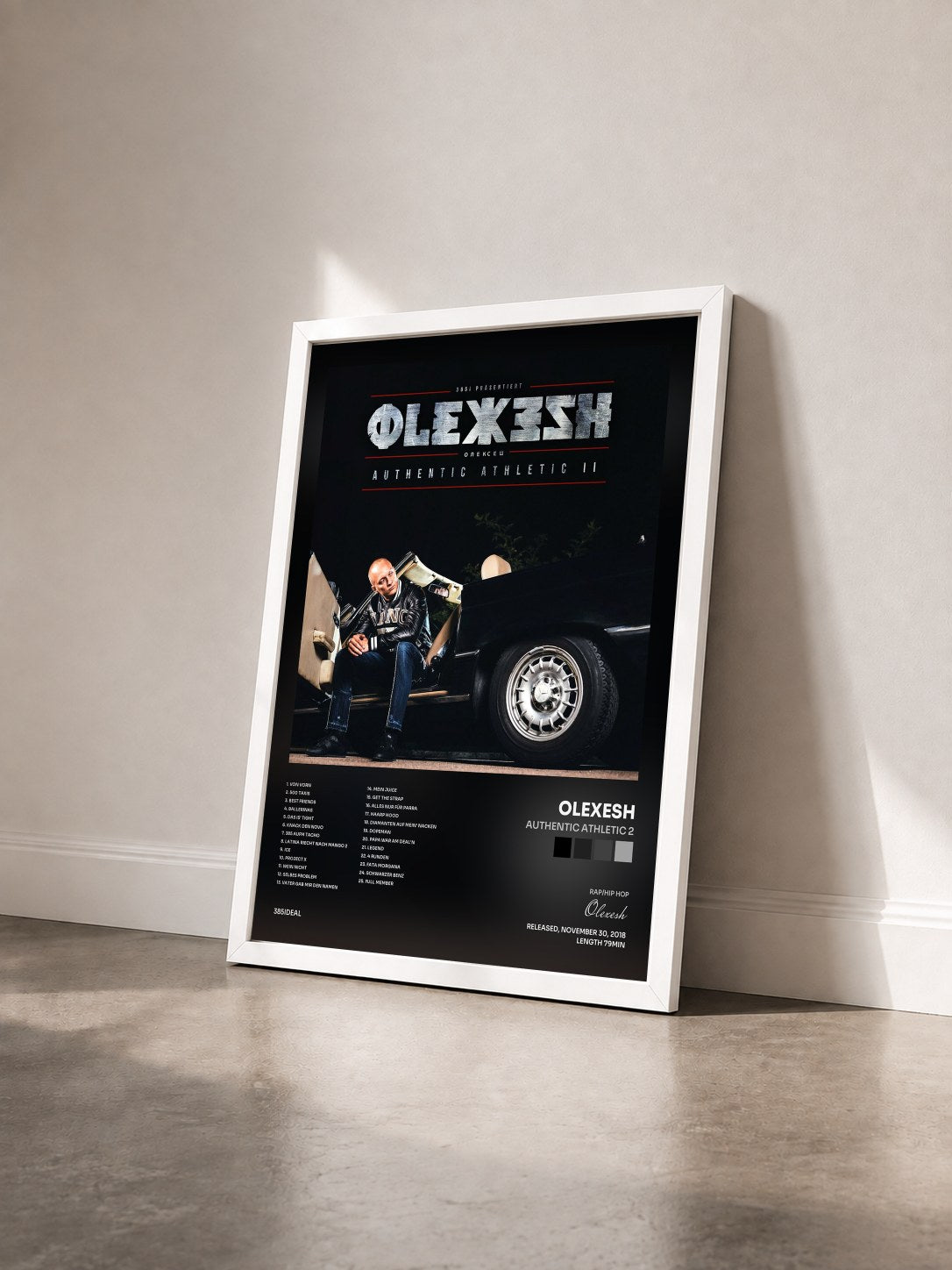 #blanc Tableau de l'album Authentic Athletic 2 de Olexesh vu de trois quarts, cadre blanc