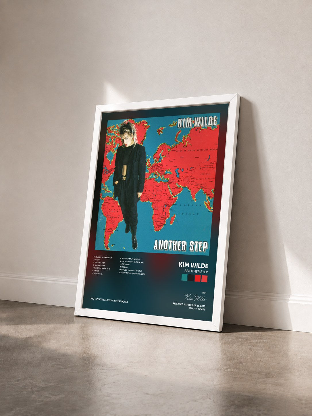 #blanc Tableau de l'album Another Step de Kim Wilde vu de trois quarts, cadre blanc