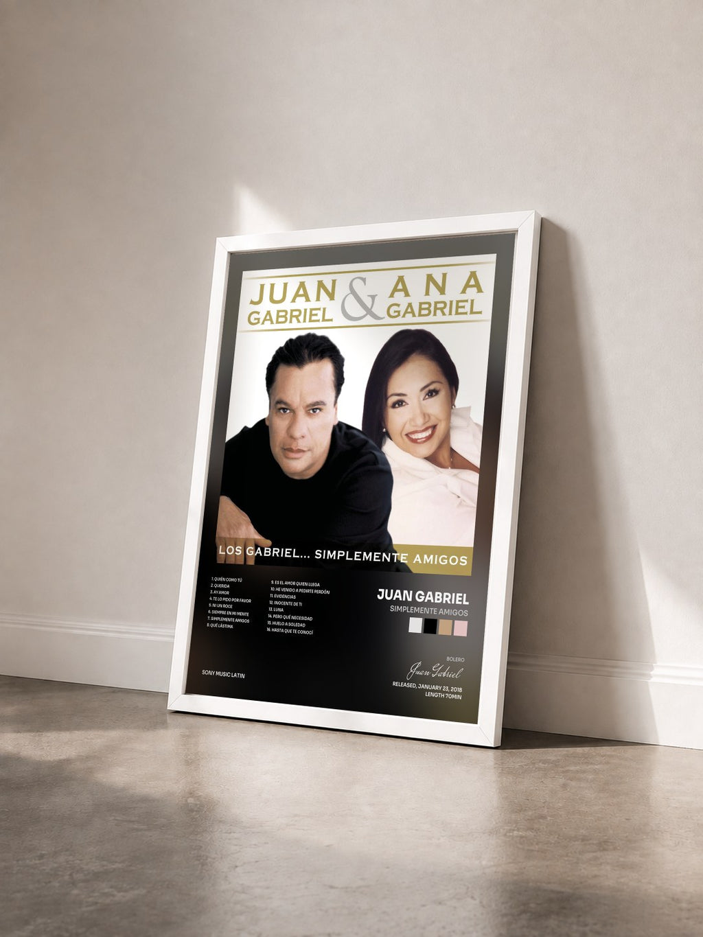 #blanc Tableau de l'album SIMPLEMENTE AMIGOS de Juan Gabriel vu de trois quarts, cadre blanc
