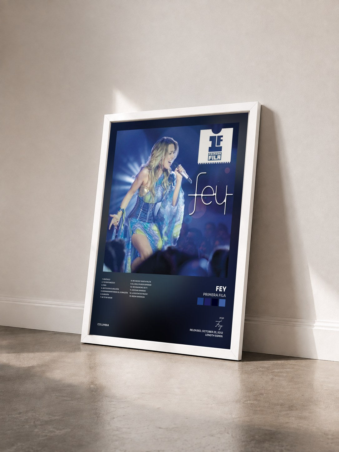#blanc Tableau de l'album Primera Fila de Fey vu de trois quarts, cadre blanc