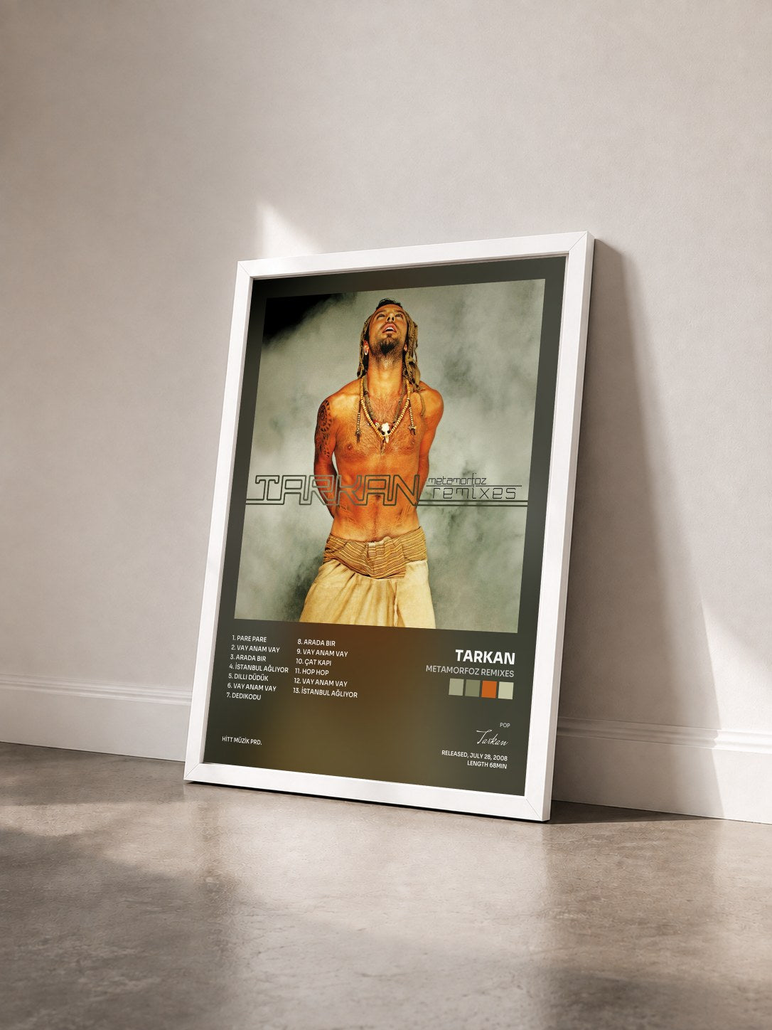 #blanc Tableau de l'album Metamorfoz Remixes de Tarkan vu de trois quarts, cadre blanc