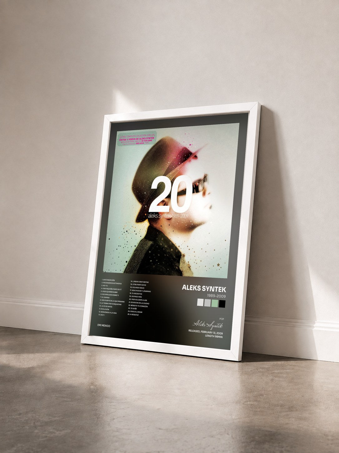 #blanc Tableau de l'album 1989-2009 de Aleks Syntek vu de trois quarts, cadre blanc