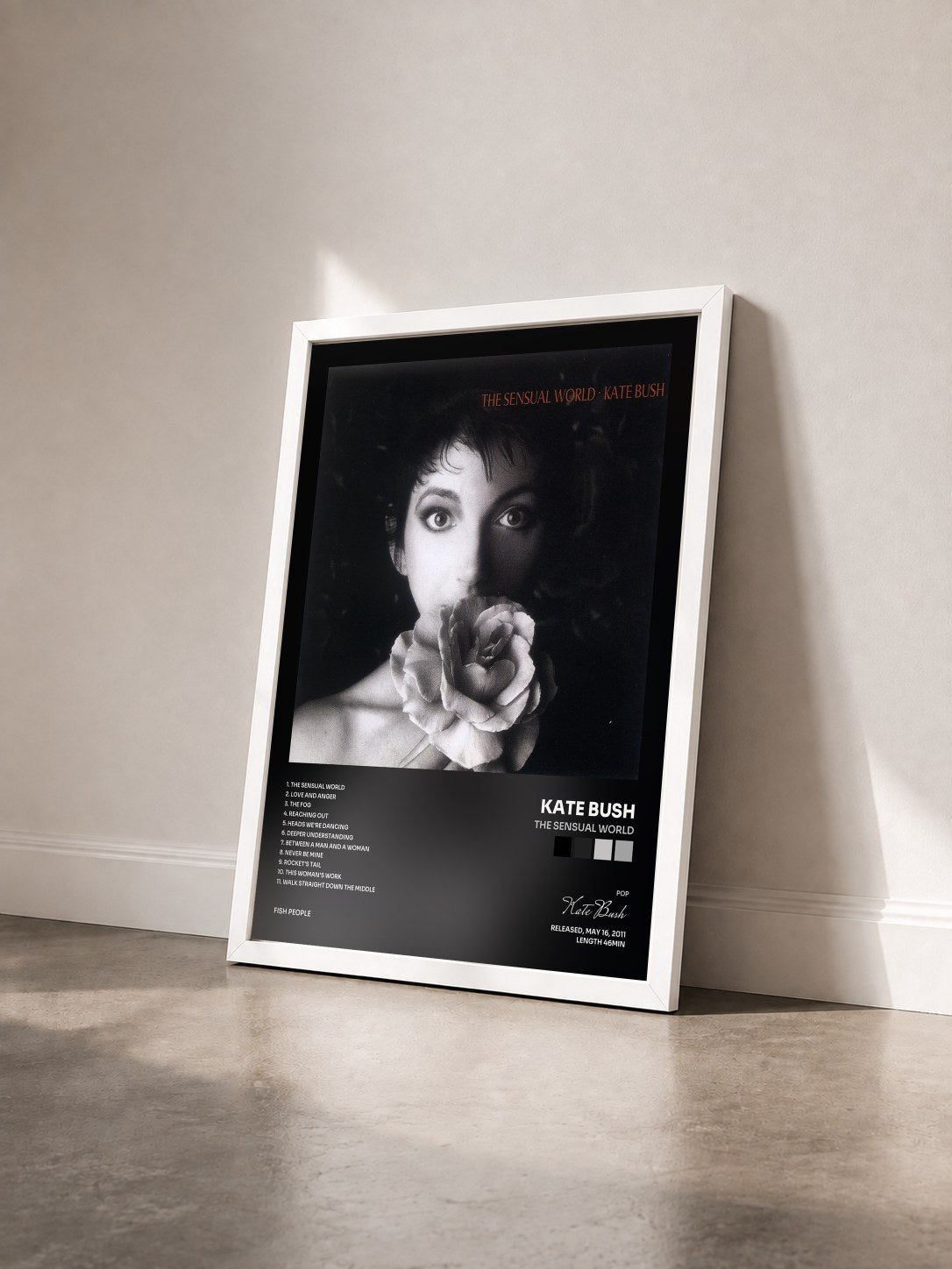 #blanc Tableau de l'album The Sensual World de Kate Bush vu de trois quarts, cadre blanc