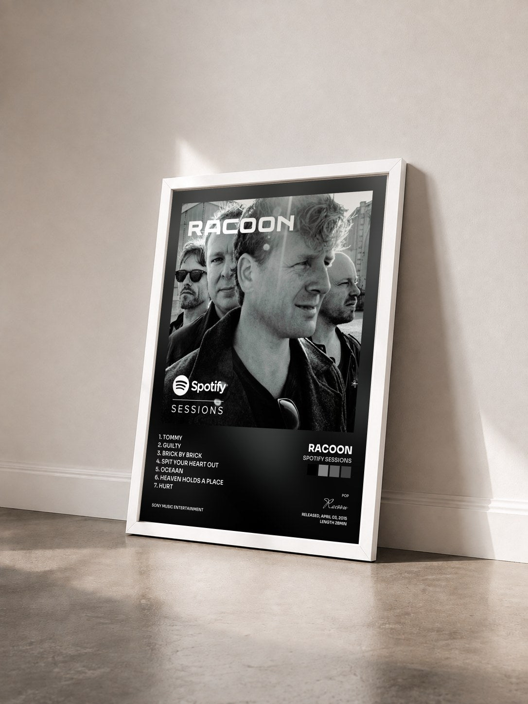 #blanc Tableau de l'album Spotify Sessions de Racoon vu de trois quarts, cadre blanc