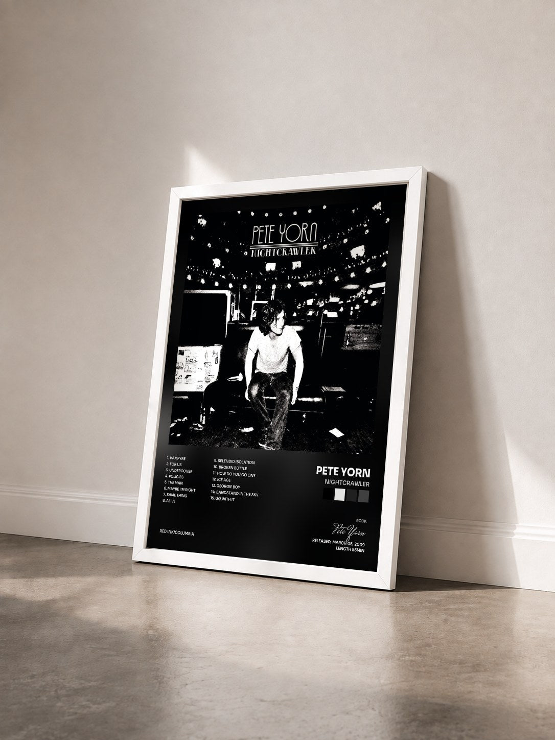 #blanc Tableau de l'album Nightcrawler de Pete Yorn vu de trois quarts, cadre blanc