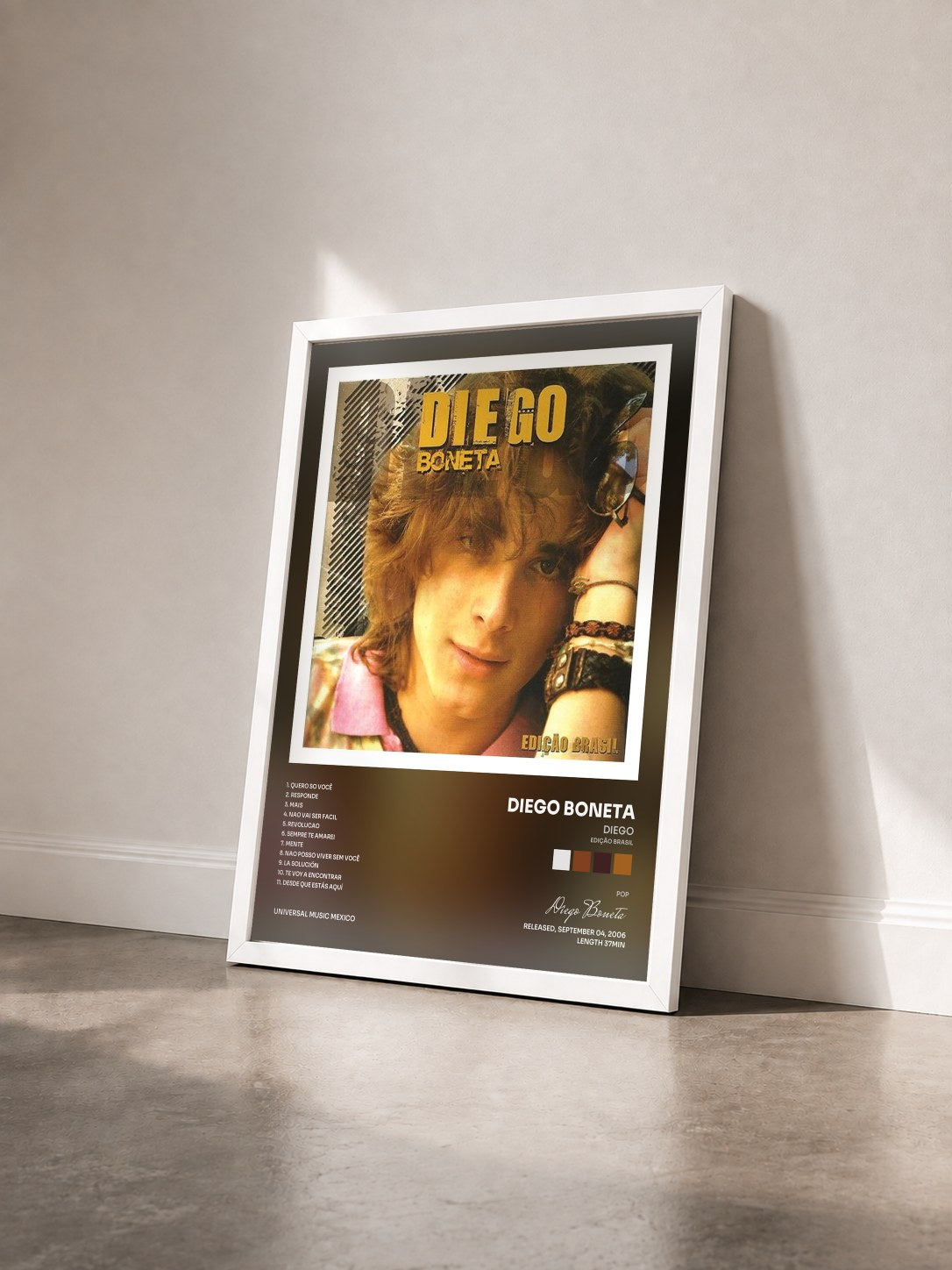 #blanc Tableau de l'album Diego (Edição Brasil) de Diego Boneta vu de trois quarts, cadre blanc