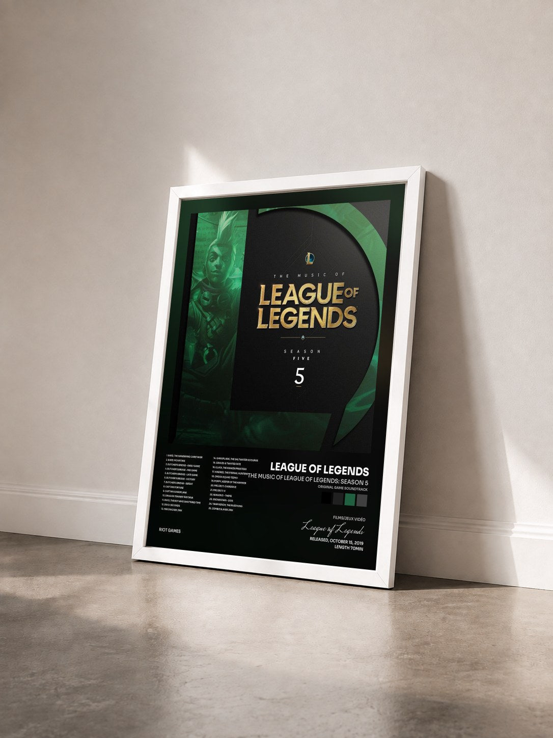 #blanc Tableau de l'album The Music of League of Legends: Season 5 (Original Game Soundtrack) de League of Legends vu de trois quarts, cadre blanc