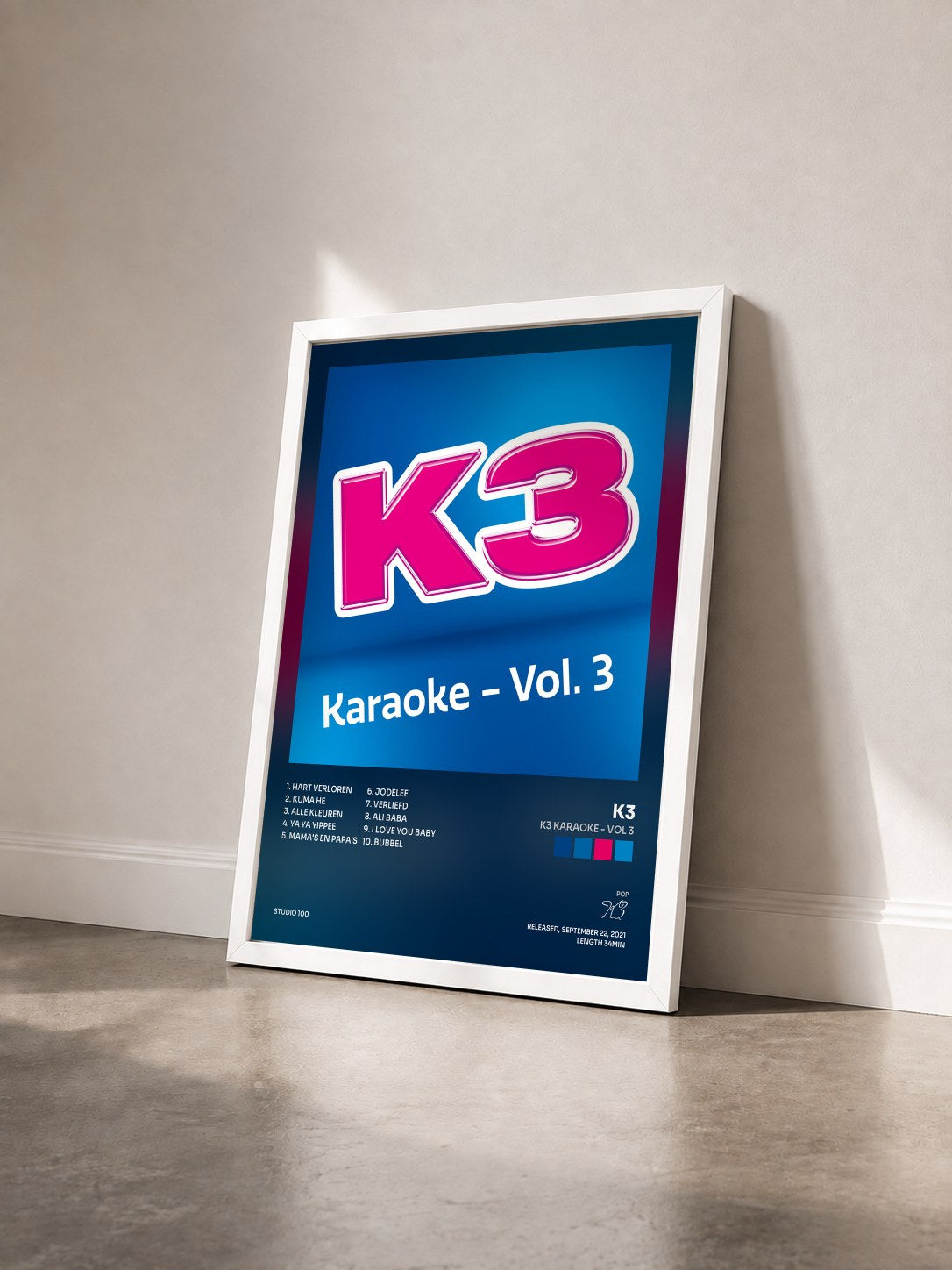 #blanc Tableau de l'album K3 karaoke - Vol 3 de K3 vu de trois quarts, cadre blanc