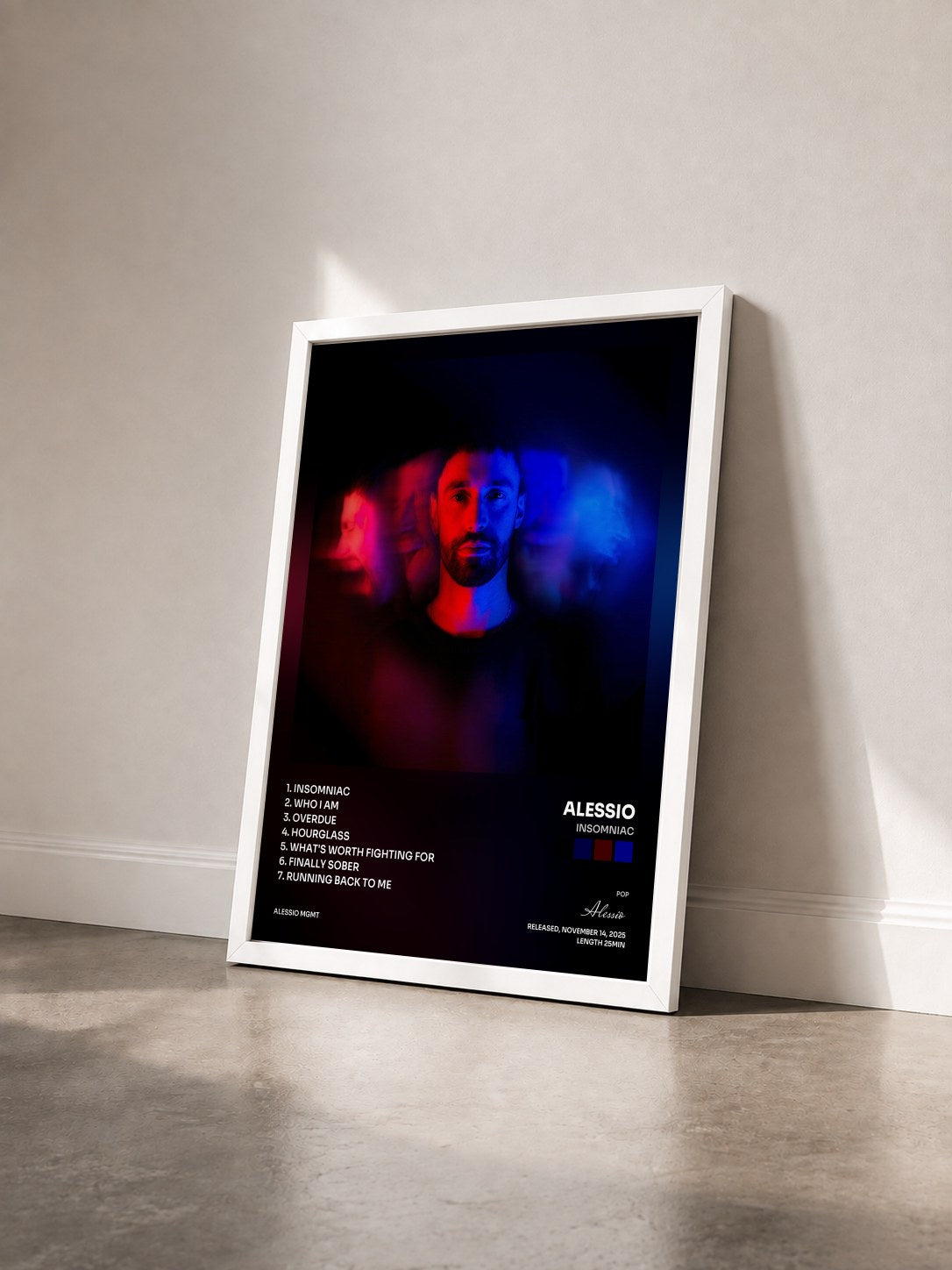#blanc Tableau de l'album INSOMNIAC de Alessio vu de trois quarts, cadre blanc