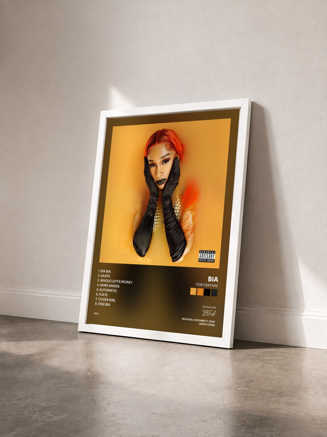 #blanc Tableau de l'album FOR CERTAIN de BIA vu de trois quarts, cadre blanc