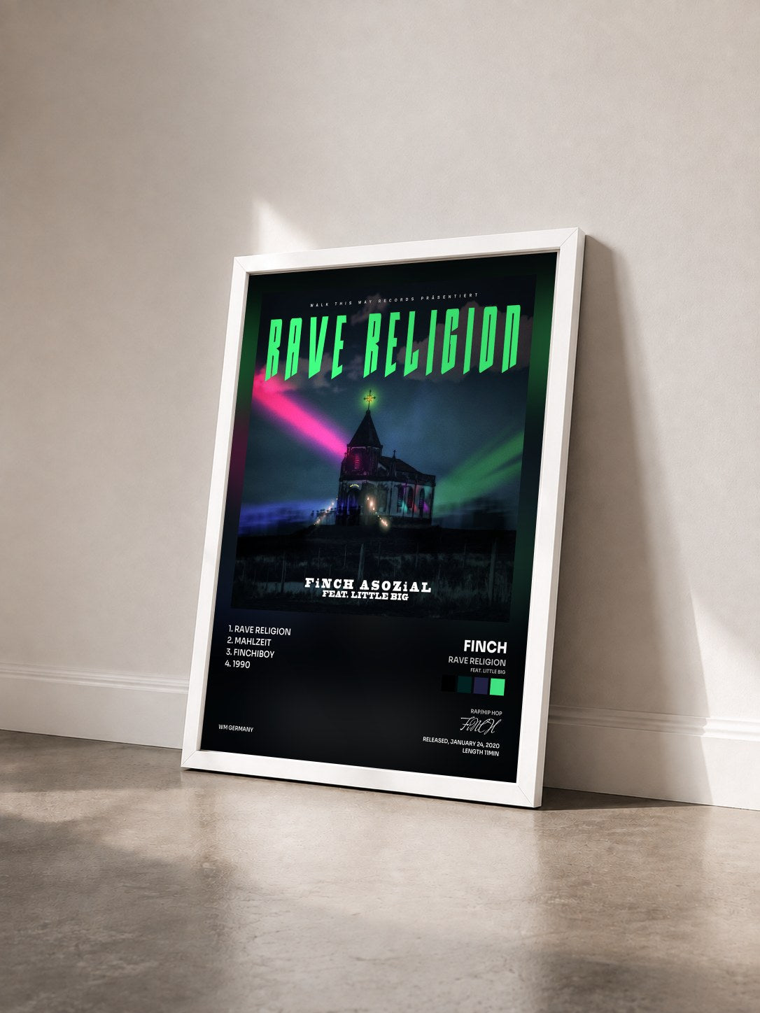 #blanc Tableau de l'album Rave Religion (feat. Little Big) de FiNCH vu de trois quarts, cadre blanc