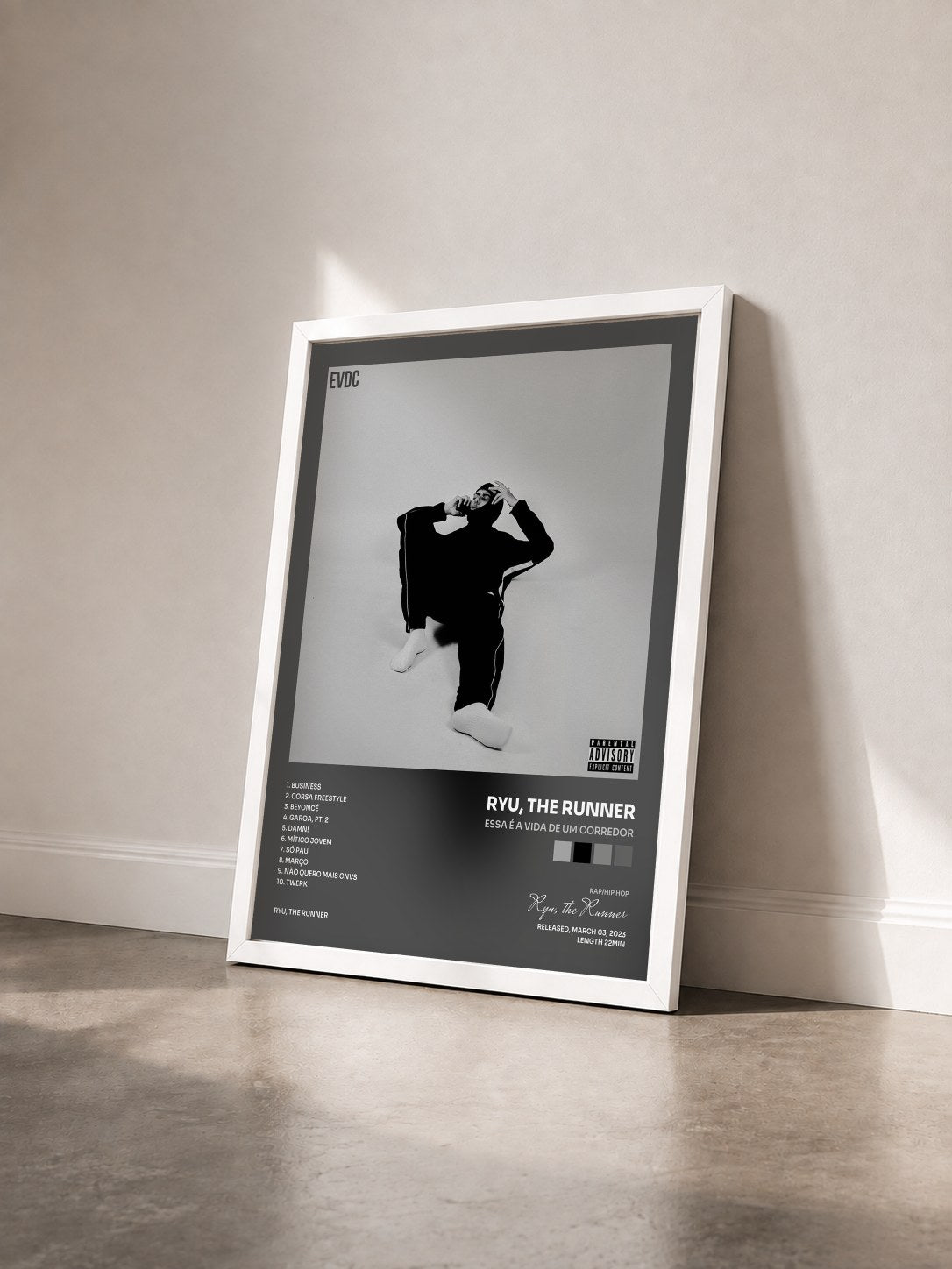#blanc Tableau de l'album Essa é a Vida de um Corredor de Ryu, the Runner vu de trois quarts, cadre blanc