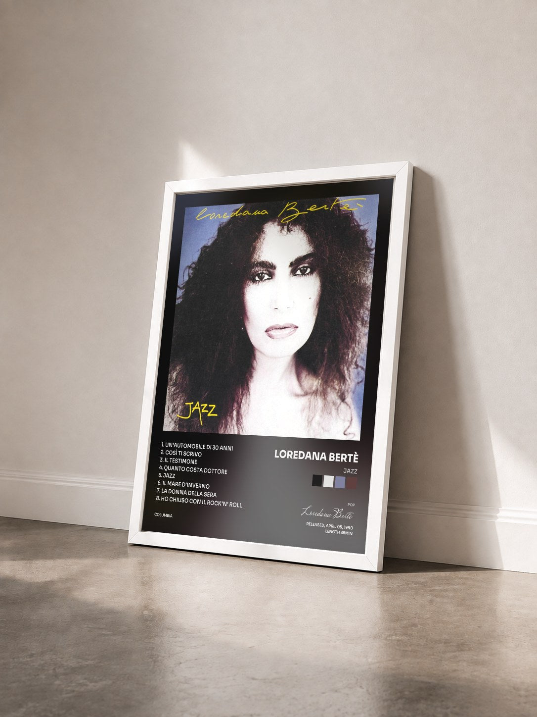 #blanc Tableau de l'album Jazz de Loredana Bertè vu de trois quarts, cadre blanc