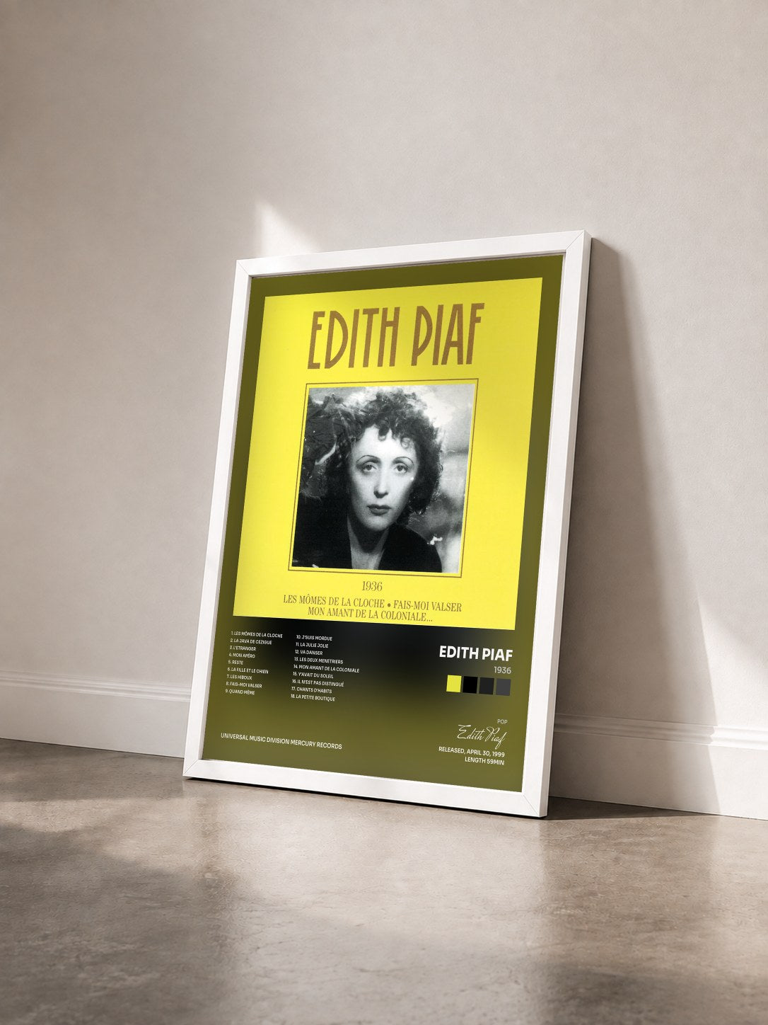 #blanc Tableau de l'album 1936 de Edith Piaf vu de trois quarts, cadre blanc