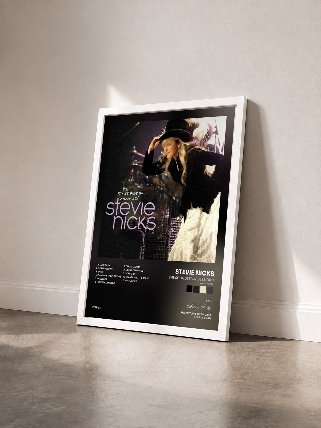 #blanc Tableau de l'album The Soundstage Sessions (Amazon MP3) de Stevie Nicks vu de trois quarts, cadre blanc