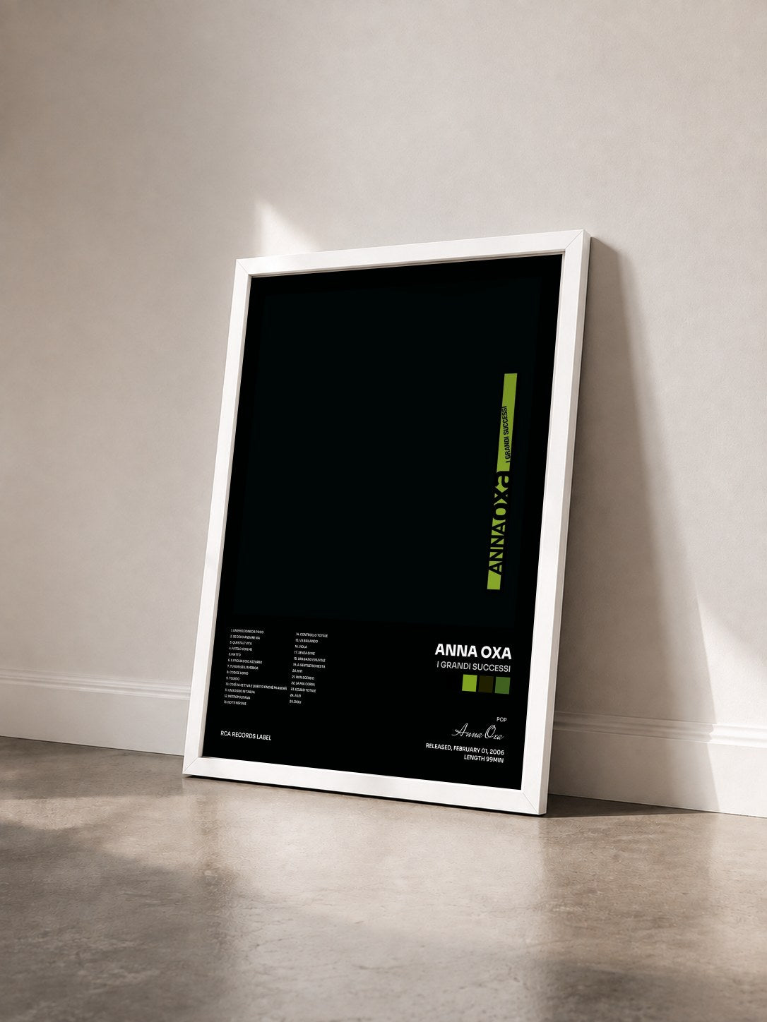 #blanc Tableau de l'album I Grandi Successi de Anna Oxa vu de trois quarts, cadre blanc