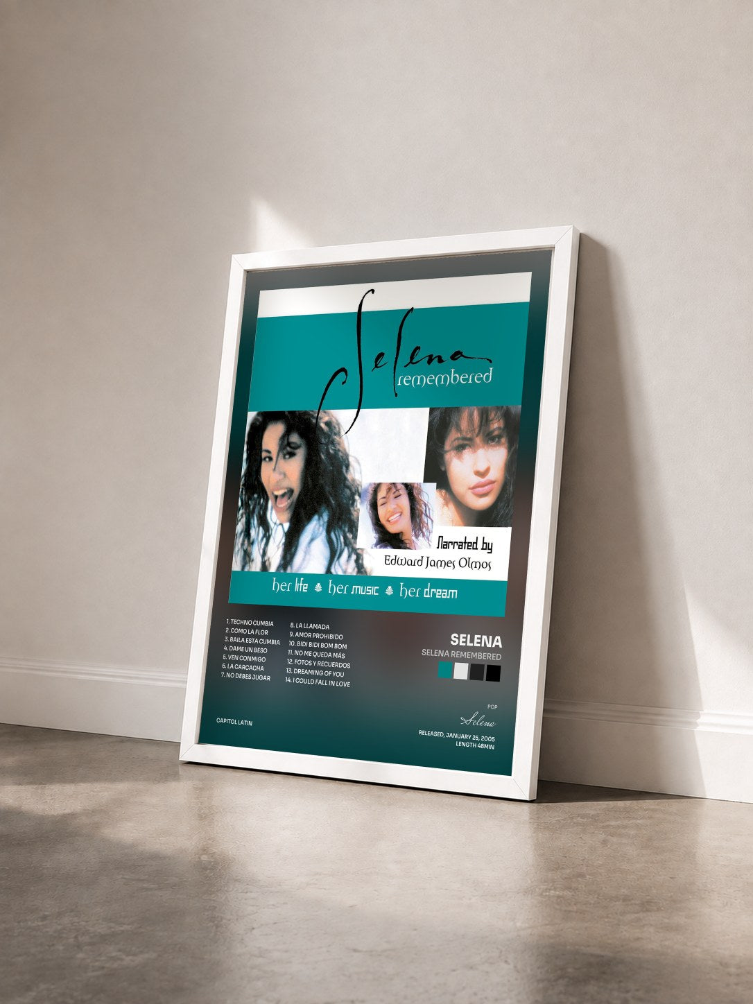 #blanc Tableau de l'album Selena Remembered de Selena vu de trois quarts, cadre blanc