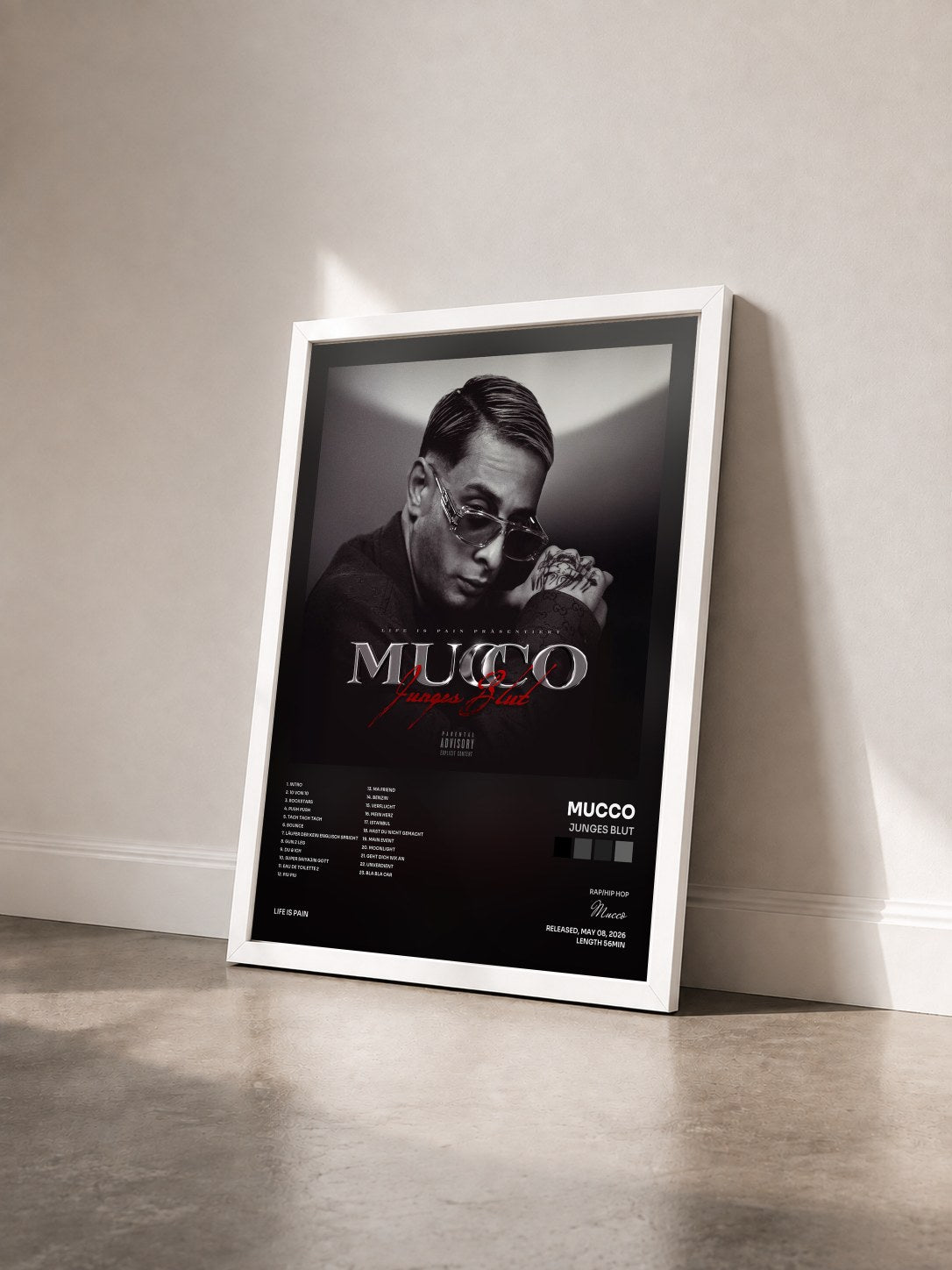#blanc Tableau de l'album Junges Blut de Mucco vu de trois quarts, cadre blanc