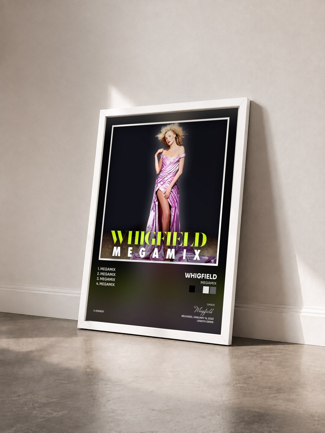 #blanc Tableau de l'album Megamix de Whigfield vu de trois quarts, cadre blanc