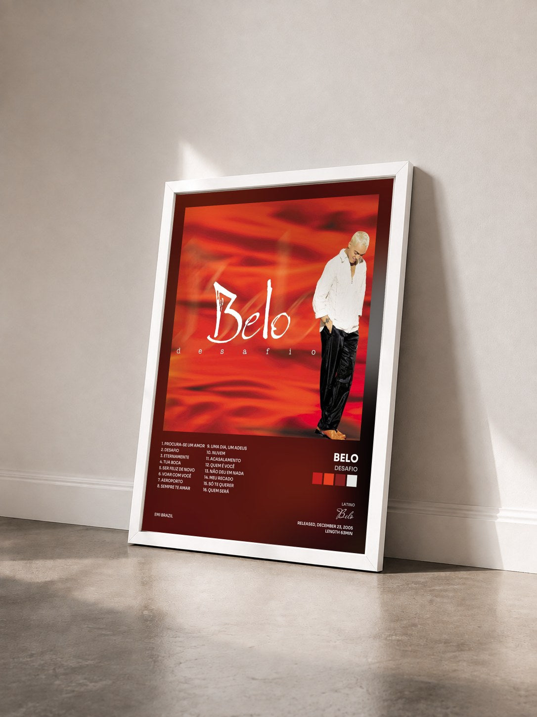 #blanc Tableau de l'album Desafio de Belo vu de trois quarts, cadre blanc